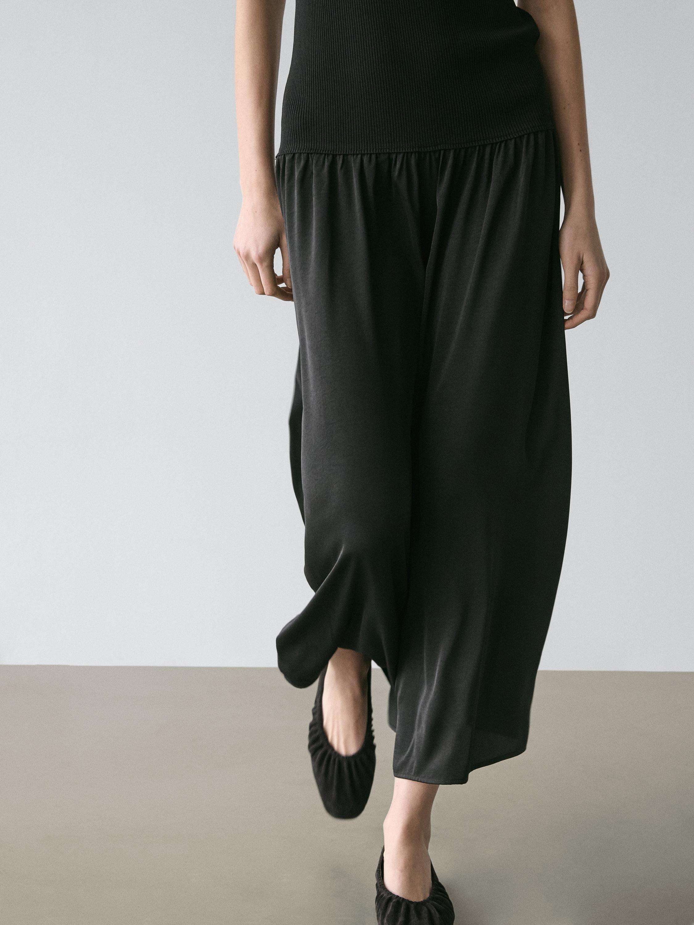 Knit midi dress with contrast detail